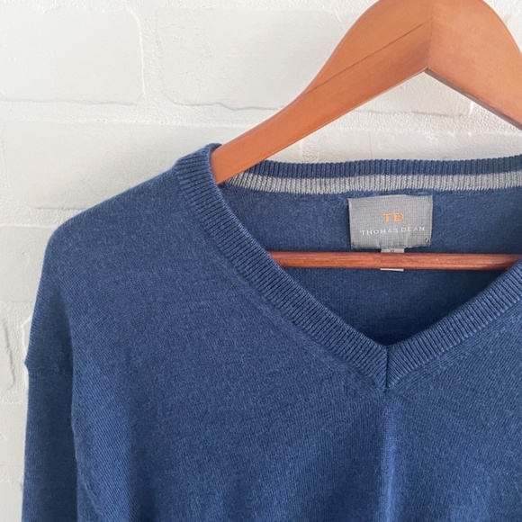 Thomas Dean Men’s Knit Sweater 100% Merino Wool Blue V neck Sz XL - Picture 4 of 12